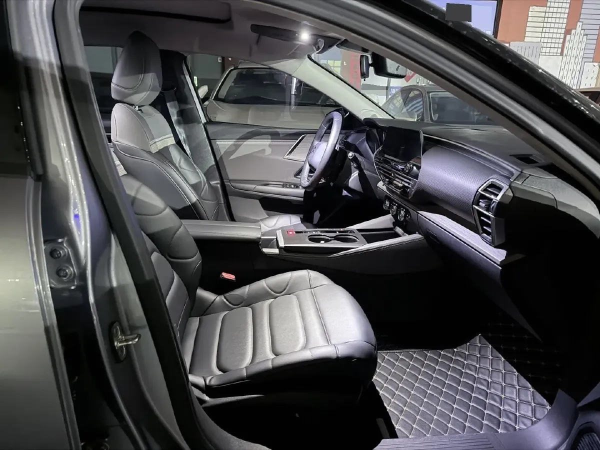 2022 Citroen C5 X 1.6T 175HP L4 8AT,autocango,china used car exporter,china ev exporter,chinese used car exporter,chinese used ev exporter