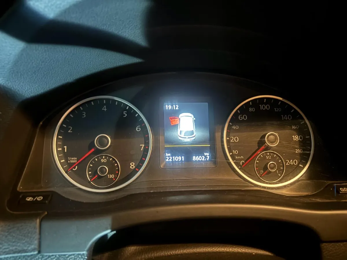 2021 BMW 5 Series 2.0T 184HP L4 8AT,autocango,china used car exporter,china ev exporter,chinese used car exporter,chinese used ev exporter