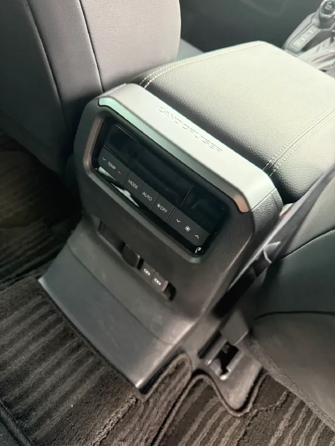 2024 Toyota Land Cruiser Prado 2.4T 282HP L4 8AT Hybrid,autocango,china used car exporter,china ev exporter,chinese used car exporter,chinese used ev exporter