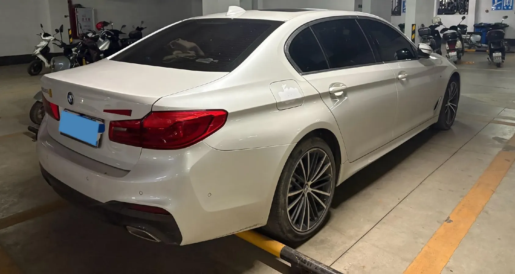 2020 BMW 5 Series 2.0T 252HP L4 8AT,autocango,china used car exporter,china ev exporter,chinese used car exporter,chinese used ev exporter