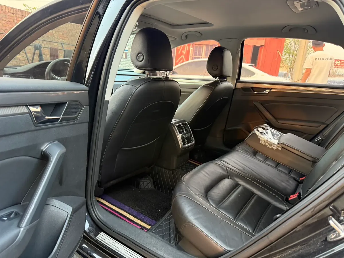 2017 Volkswagen Passat 1.8T 180HP L4 7DCT,autocango,china used car exporter,china ev exporter,chinese used car exporter,chinese used ev exporter