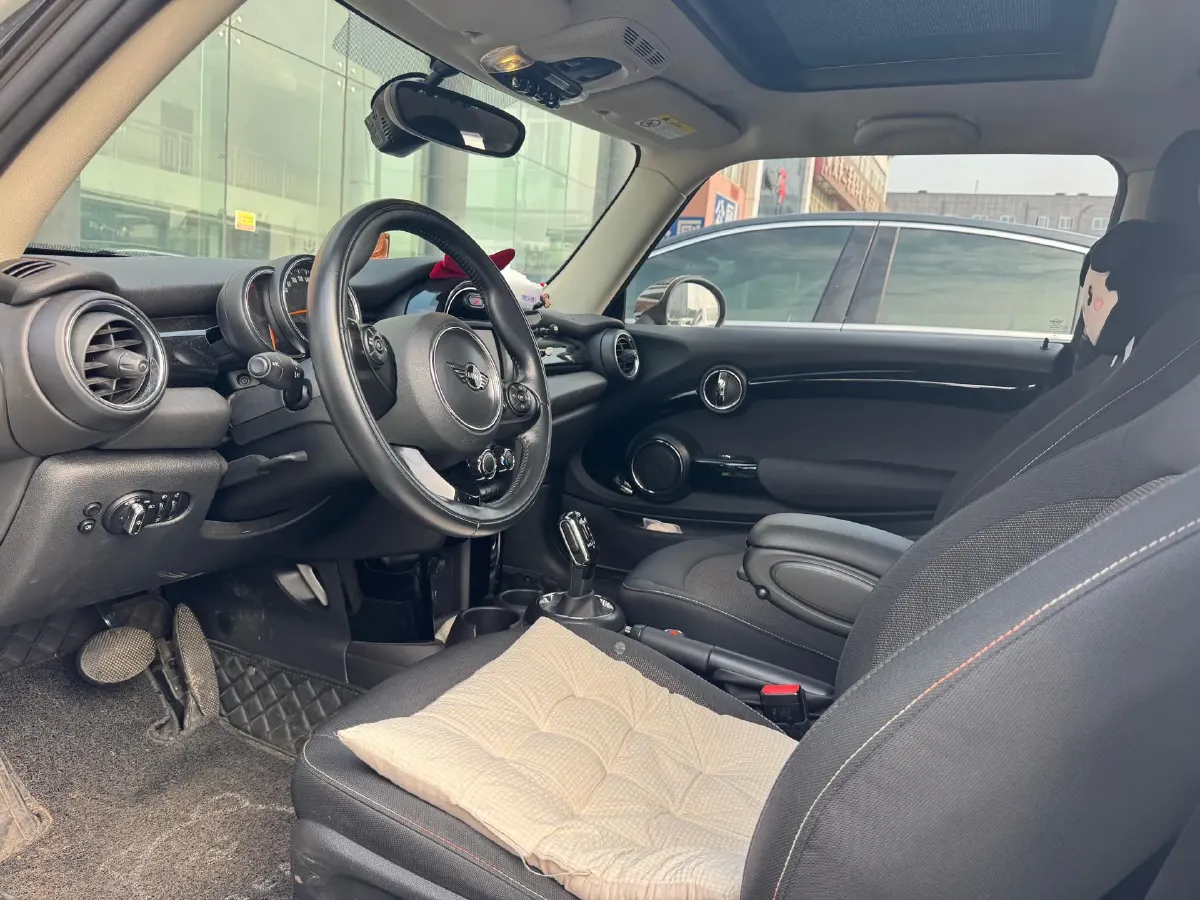 2019 MINI MINI 1.5T 102HP L3 7DCT,autocango,china used car exporter,china ev exporter,chinese used car exporter,chinese used ev exporter