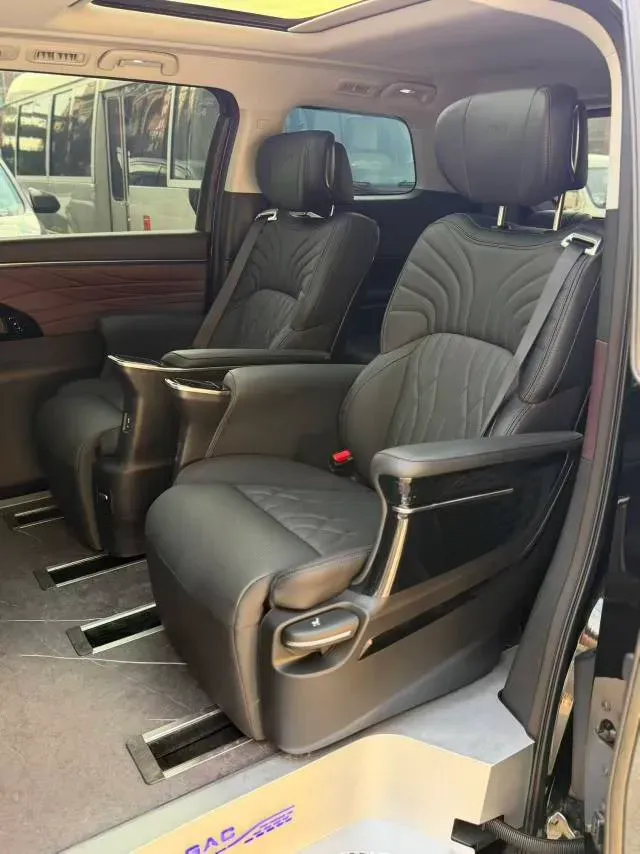 2024 GAC Trumpchi M8 2.0T 252HP L4 8AT,autocango,china used car exporter,china ev exporter,chinese used car exporter,chinese used ev exporter