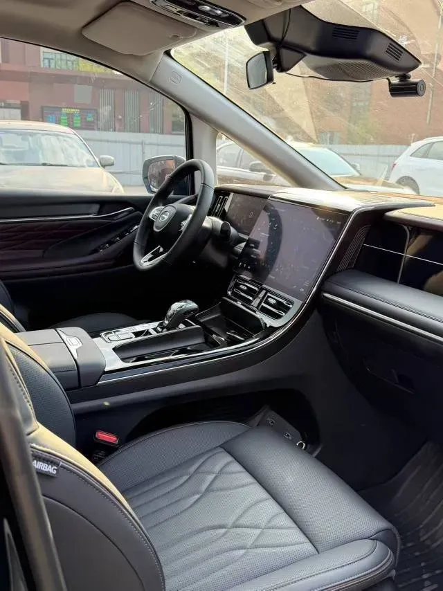 2024 GAC Trumpchi M8 2.0T 252HP L4 8AT,autocango,china used car exporter,china ev exporter,chinese used car exporter,chinese used ev exporter