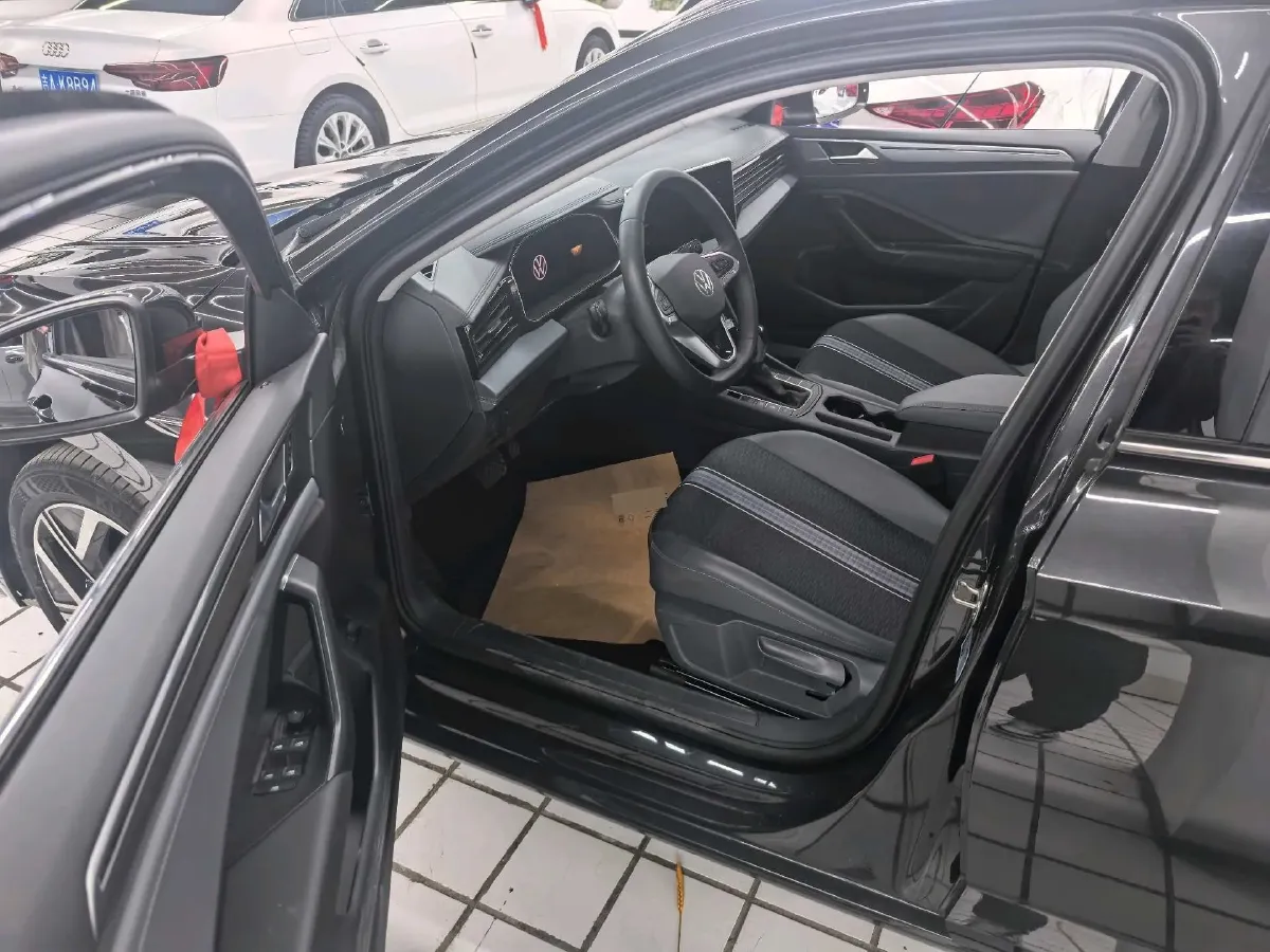 2023 Volkswagen Sagitar 1.5T 160HP L4 7DCT,autocango,china used car exporter,china ev exporter,chinese used car exporter,chinese used ev exporter