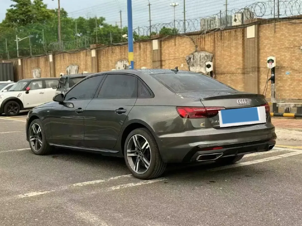 2023 Audi A4L 2.0T 190HP L4 7DCT,autocango,china used car exporter,china ev exporter,chinese used car exporter,chinese used ev exporter
