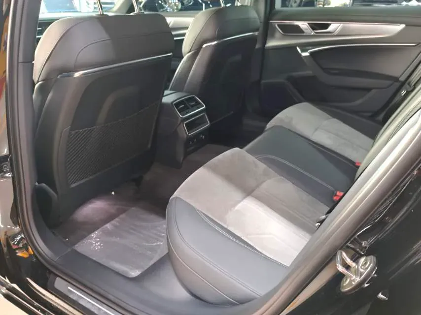 2024 Audi A6L 2.0T 245HP L4 7DCT,autocango,china used car exporter,china ev exporter,chinese used car exporter,chinese used ev exporter