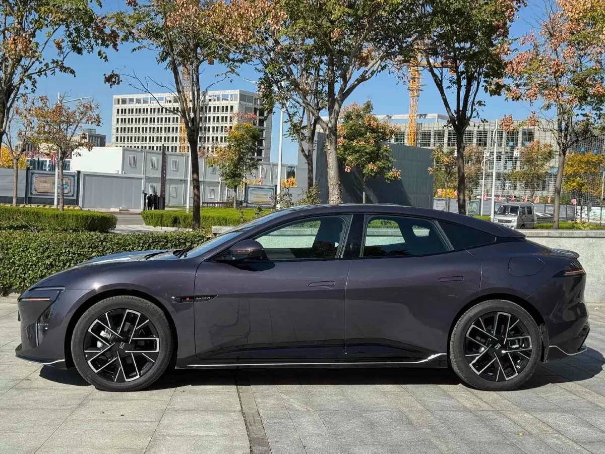 2025 Avatr 06 REEV 156HP REEV,autocango,china used car exporter,china ev exporter,chinese used car exporter,chinese used ev exporter