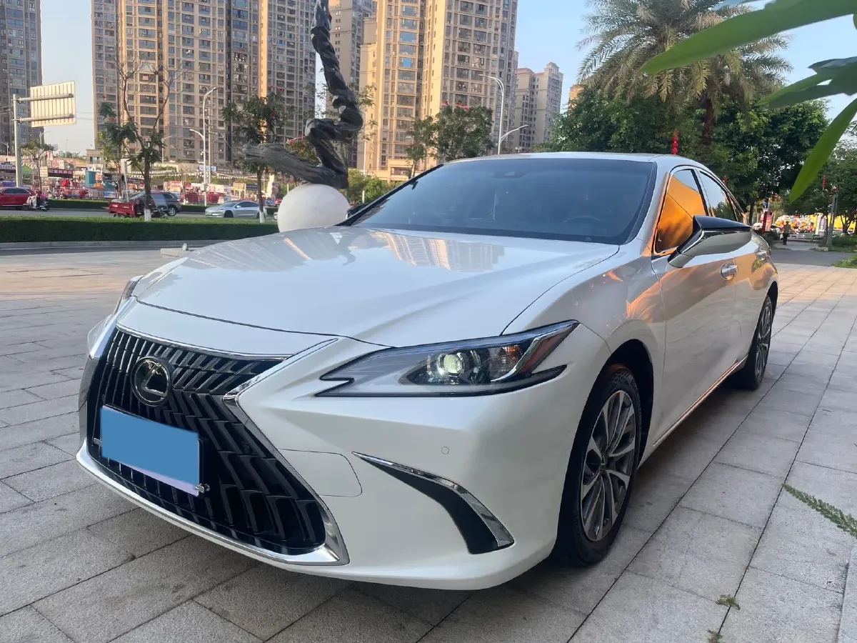2023 Lexus ES 2.0L 173HP L4 CVT,autocango,china used car exporter,china ev exporter,chinese used car exporter,chinese used ev exporter