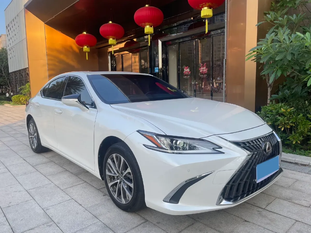2023 Lexus ES 2.0L 173HP L4 CVT,autocango,china used car exporter,china ev exporter,chinese used car exporter,chinese used ev exporter