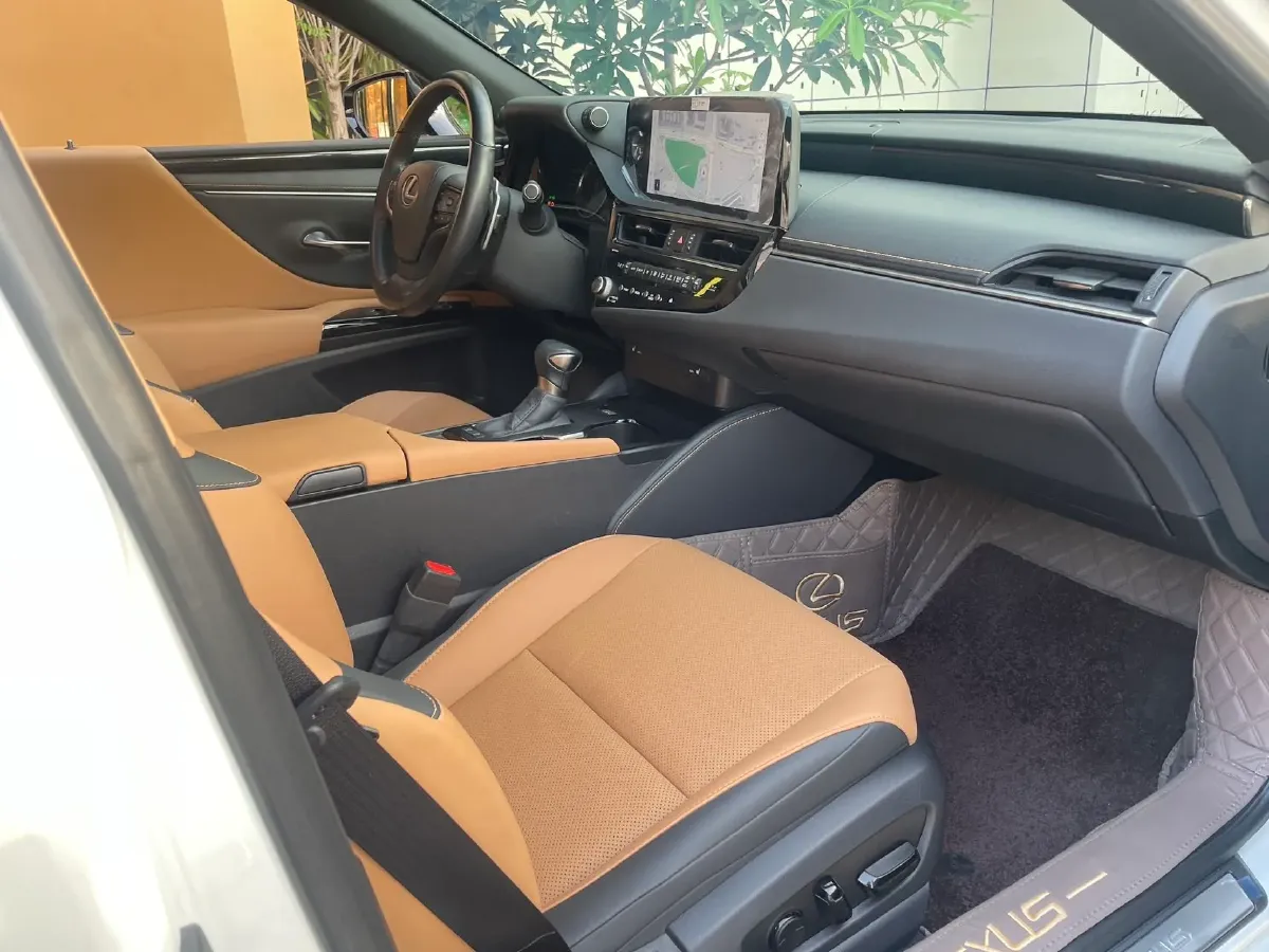 2023 Lexus ES 2.0L 173HP L4 CVT,autocango,china used car exporter,china ev exporter,chinese used car exporter,chinese used ev exporter