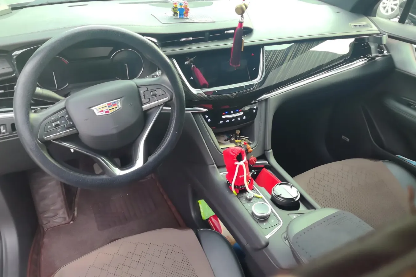 2022 Cadillac XT6 2.0T 237HP L4 9AT,autocango,china used car exporter,china ev exporter,chinese used car exporter,chinese used ev exporter