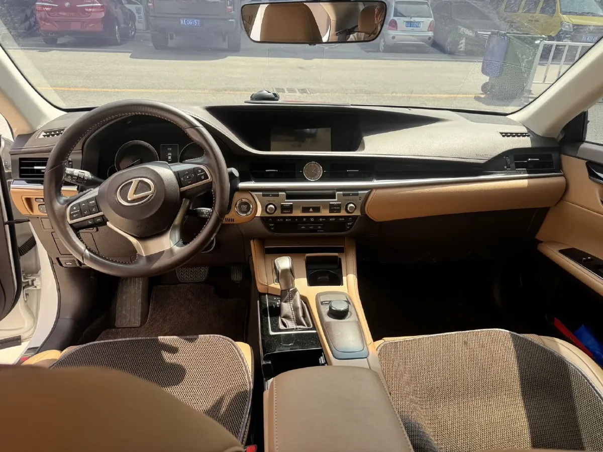 2017 Lexus ES 2.0L 167HP L4 6AT,autocango,china used car exporter,china ev exporter,chinese used car exporter,chinese used ev exporter