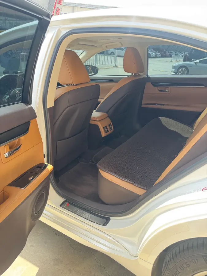 2017 Lexus ES 2.0L 167HP L4 6AT,autocango,china used car exporter,china ev exporter,chinese used car exporter,chinese used ev exporter