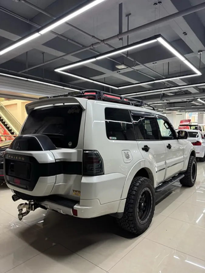 2018 Mitsubishi Pajero 3.0L 174HP V6 5AT,autocango,china used car exporter,china ev exporter,chinese used car exporter,chinese used ev exporter