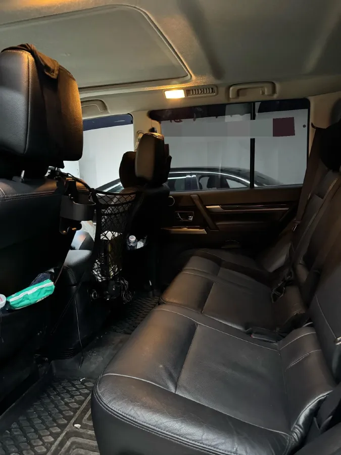 2018 Mitsubishi Pajero 3.0L 174HP V6 5AT,autocango,china used car exporter,china ev exporter,chinese used car exporter,chinese used ev exporter