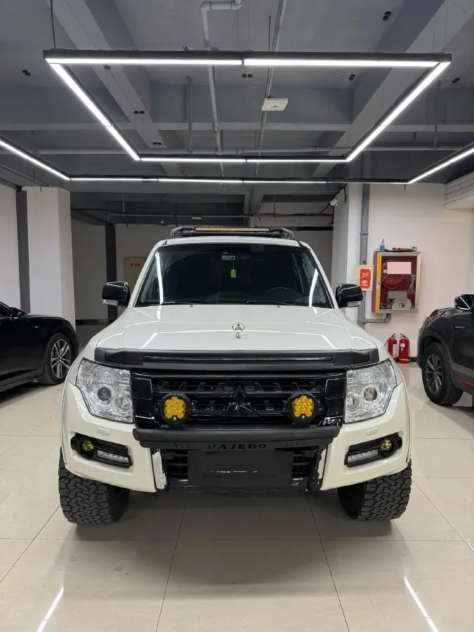 2018 Mitsubishi Pajero 3.0L 174HP V6 5AT,autocango,china used car exporter,china ev exporter,chinese used car exporter,chinese used ev exporter