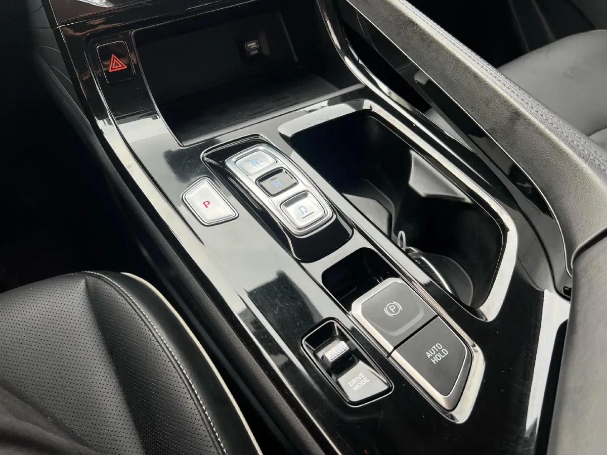 2021 Hyundai Custo 1.5T 170HP L4 8AT,autocango,china used car exporter,china ev exporter,chinese used car exporter,chinese used ev exporter