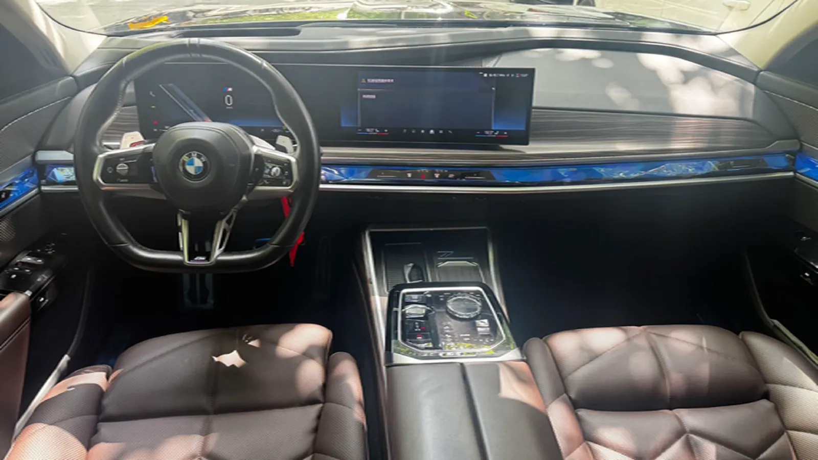 2023 BMW 7 Series 3.0T 381HP L6 8AT,autocango,china used car exporter,china ev exporter,chinese used car exporter,chinese used ev exporter