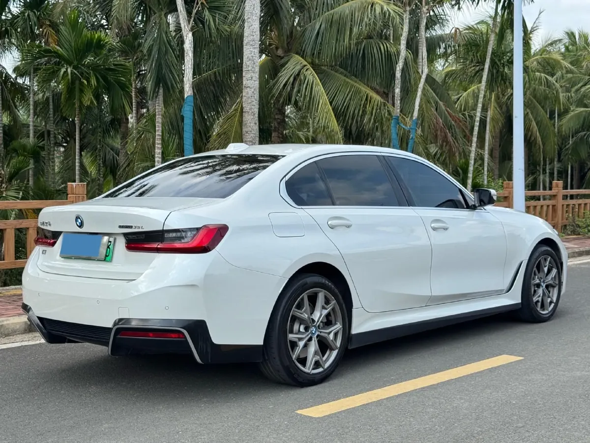 2024 BMW i3 BEV 70KWH,autocango,china used car exporter,china ev exporter,chinese used car exporter,chinese used ev exporter