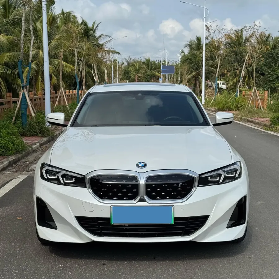 2024 BMW i3 BEV 70KWH,autocango,china used car exporter,china ev exporter,chinese used car exporter,chinese used ev exporter