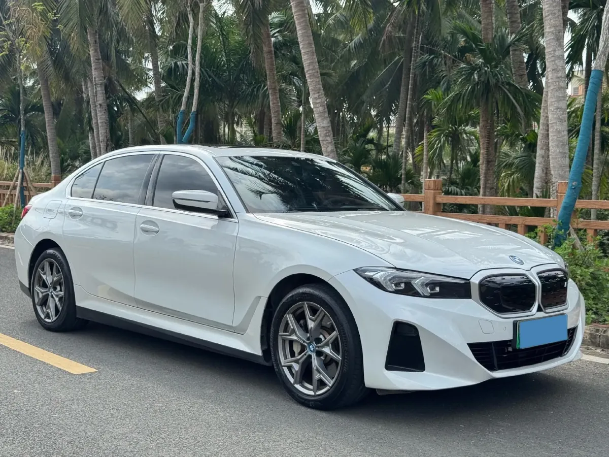 2024 BMW i3 BEV 70KWH,autocango,china used car exporter,china ev exporter,chinese used car exporter,chinese used ev exporter