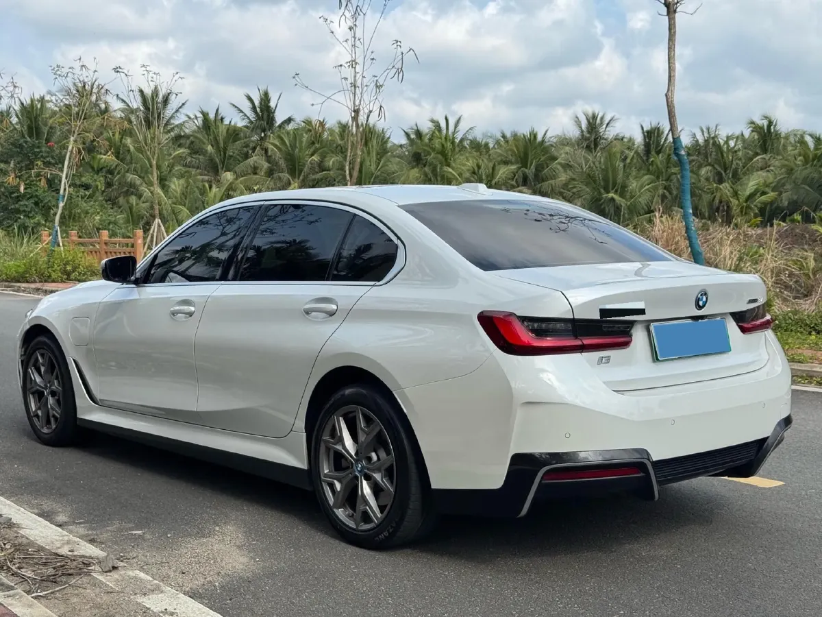 2024 BMW i3 BEV 70KWH,autocango,china used car exporter,china ev exporter,chinese used car exporter,chinese used ev exporter