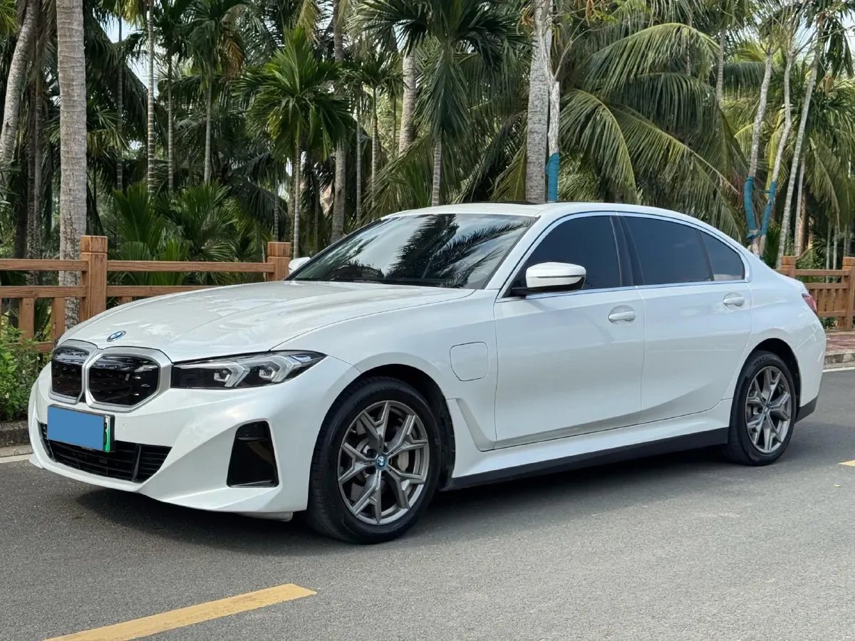 2024 BMW i3 BEV 70KWH,autocango,china used car exporter,china ev exporter,chinese used car exporter,chinese used ev exporter