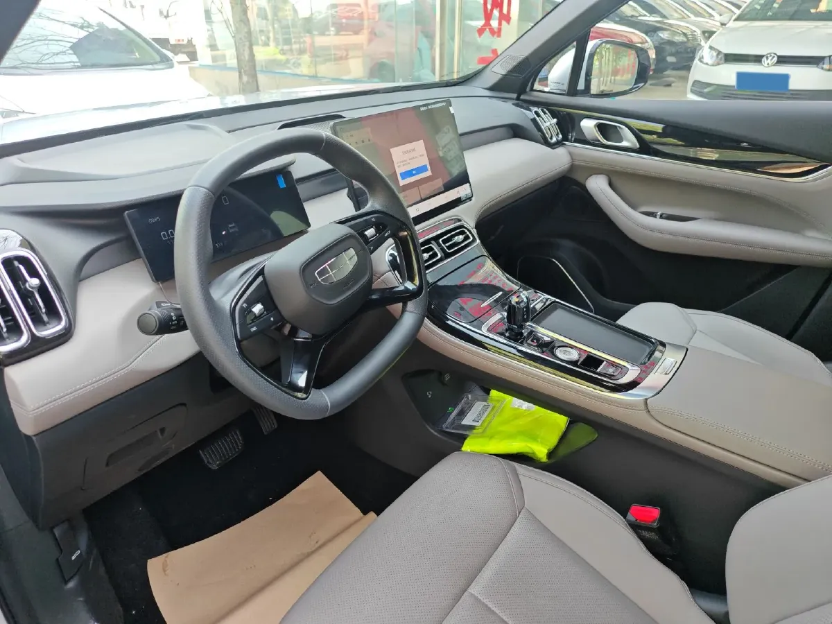 2025 Geely StarRay 1.5T 181HP L4 7DCT,autocango,china used car exporter,china ev exporter,chinese used car exporter,chinese used ev exporter