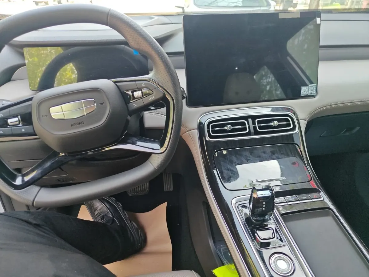 2025 Geely StarRay 1.5T 181HP L4 7DCT,autocango,china used car exporter,china ev exporter,chinese used car exporter,chinese used ev exporter