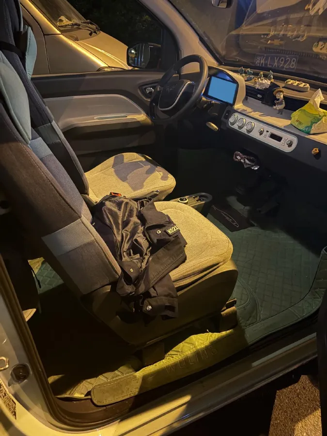 2020 WuLing HongGuang MINI EV BEV 9KWH,autocango,china used car exporter,china ev exporter,chinese used car exporter,chinese used ev exporter