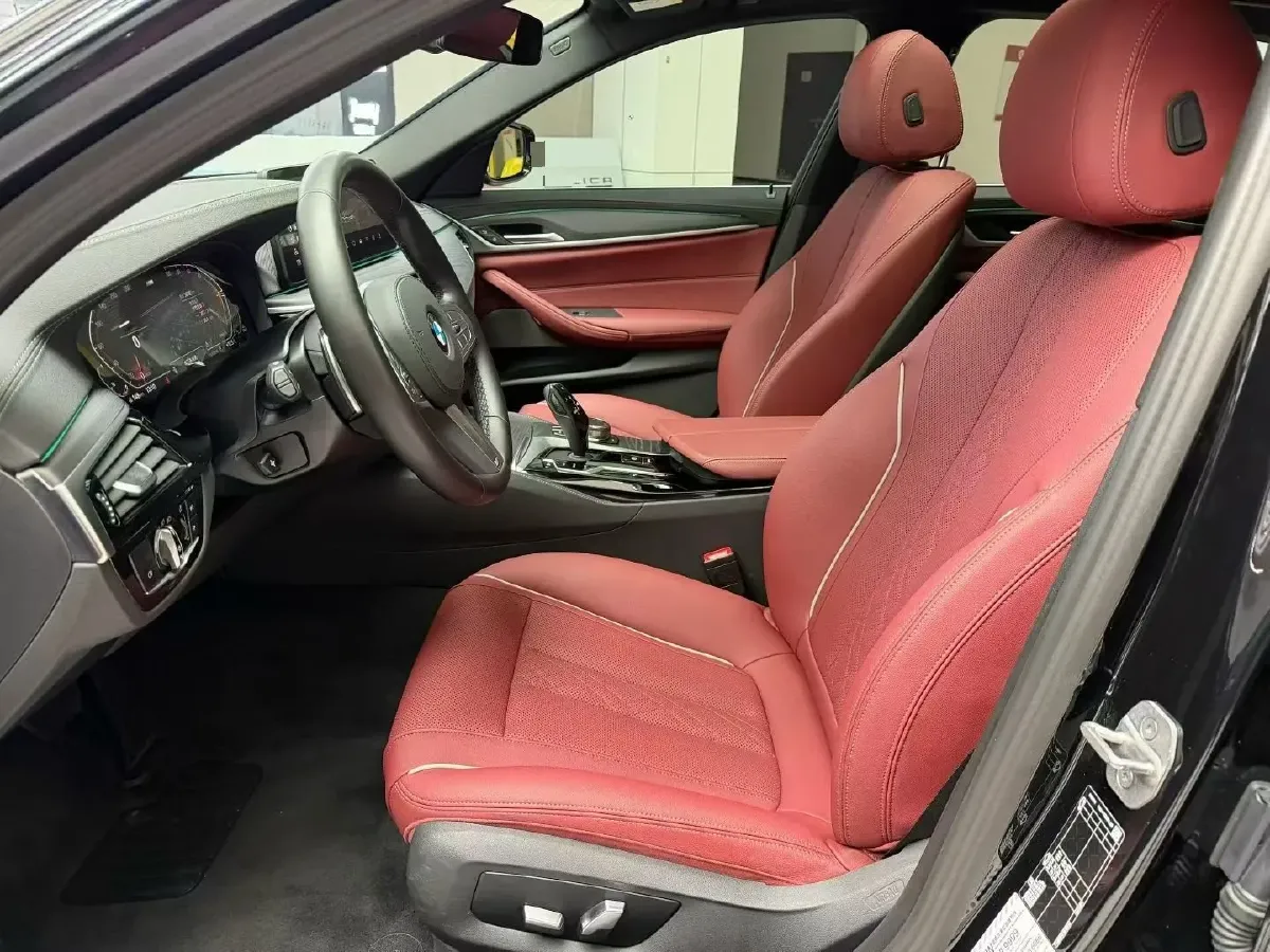 2023 BMW 5 Series 2.0T 245HP L4 8AT,autocango,china used car exporter,china ev exporter,chinese used car exporter,chinese used ev exporter