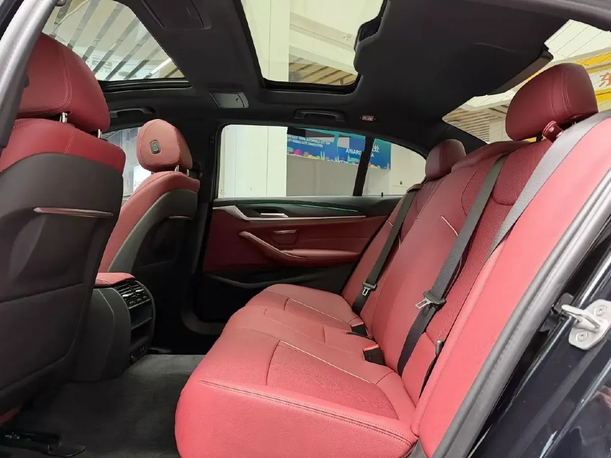 2023 BMW 5 Series 2.0T 245HP L4 8AT,autocango,china used car exporter,china ev exporter,chinese used car exporter,chinese used ev exporter