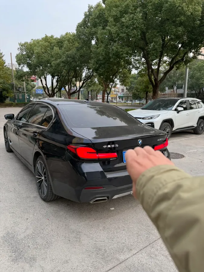 2023 BMW 5 Series 2.0T 245HP L4 8AT,autocango,china used car exporter,china ev exporter,chinese used car exporter,chinese used ev exporter