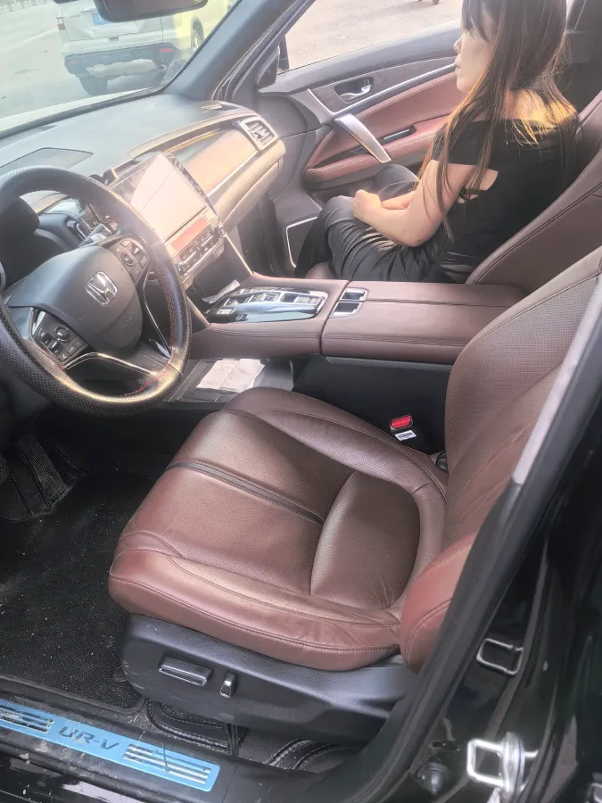 2020 Honda UR-V 2.0T 272HP L4 9AT,autocango,china used car exporter,china ev exporter,chinese used car exporter,chinese used ev exporter