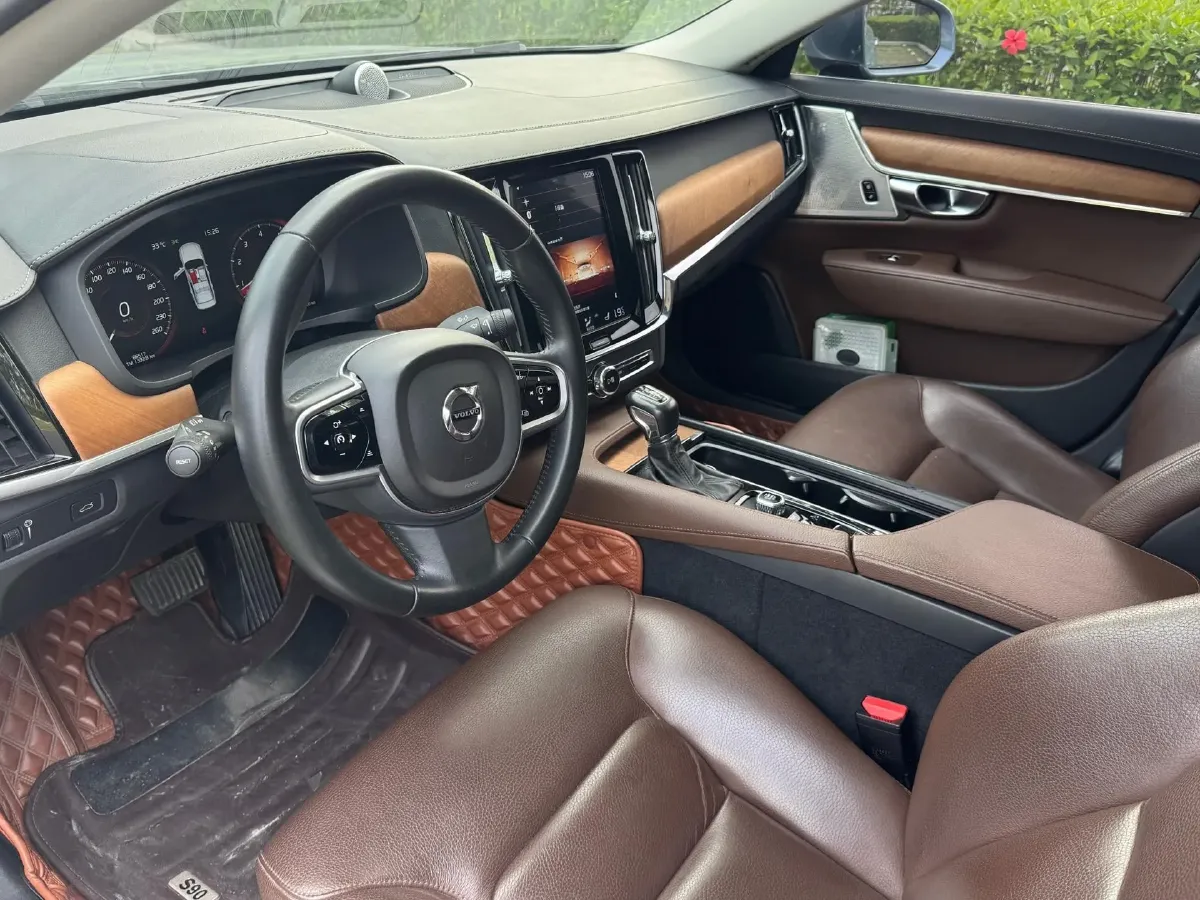 2019 Volvo S90 2.0T 254HP L4 8AT,autocango,china used car exporter,china ev exporter,chinese used car exporter,chinese used ev exporter