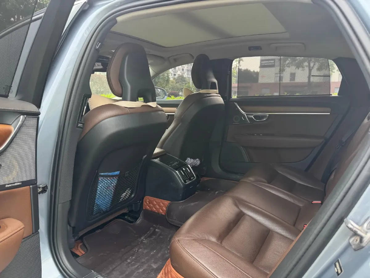 2019 Volvo S90 2.0T 254HP L4 8AT,autocango,china used car exporter,china ev exporter,chinese used car exporter,chinese used ev exporter