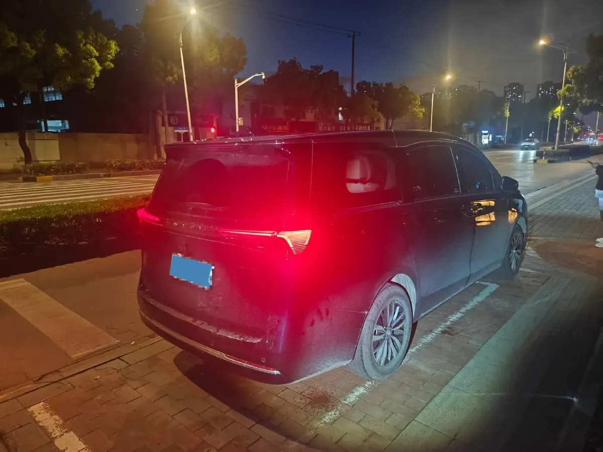 2025 Buick GL8 2.0T 237HP L4 9AT,autocango,china used car exporter,china ev exporter,chinese used car exporter,chinese used ev exporter