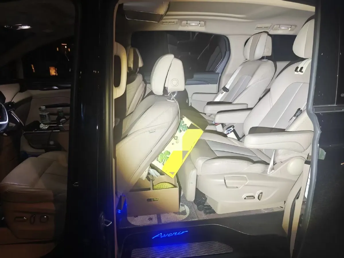 2025 Buick GL8 2.0T 237HP L4 9AT,autocango,china used car exporter,china ev exporter,chinese used car exporter,chinese used ev exporter