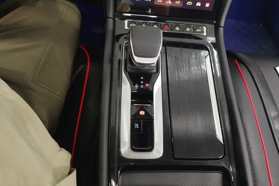 2024 HongQi H5 1.5T 169HP L4 7DCT,autocango,china used car exporter,china ev exporter,chinese used car exporter,chinese used ev exporter