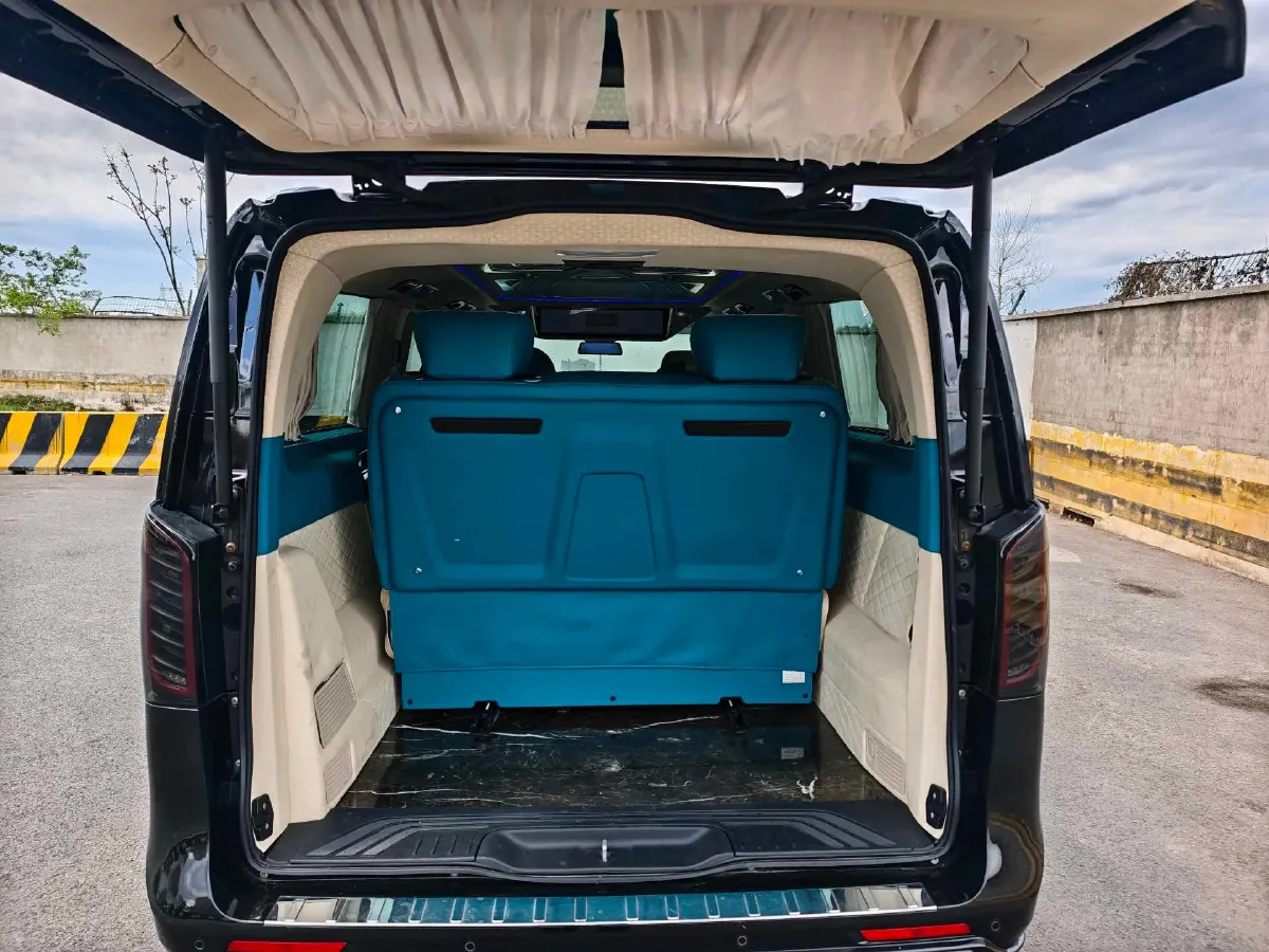 2021 Mercedes-Benz Vito 2.0T 211HP L4 9AT,autocango,china used car exporter,china ev exporter,chinese used car exporter,chinese used ev exporter