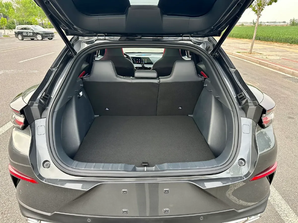 2020 ChangAn UNI-T 1.5T 180HP L4 7DCT,autocango,china used car exporter,china ev exporter,chinese used car exporter,chinese used ev exporter