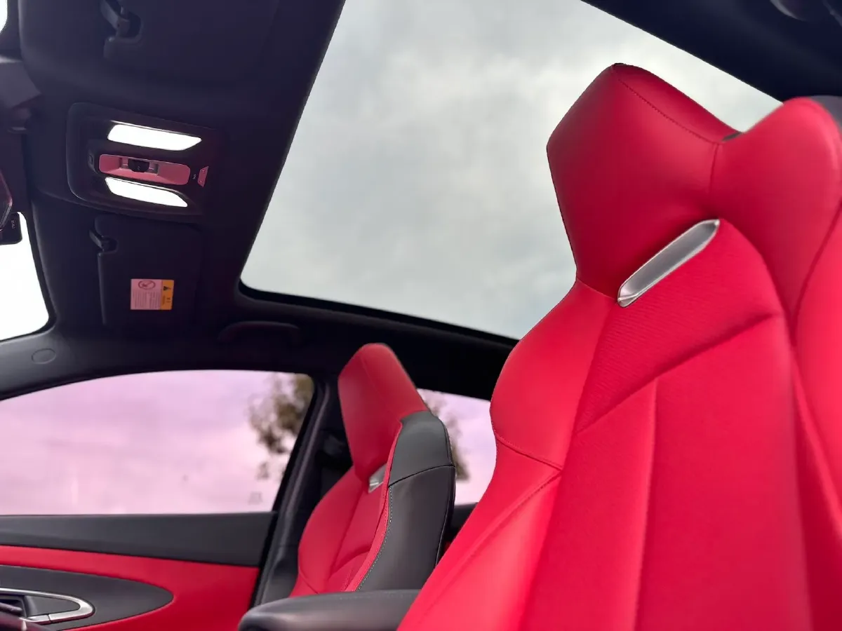 2020 ChangAn UNI-T 1.5T 180HP L4 7DCT,autocango,china used car exporter,china ev exporter,chinese used car exporter,chinese used ev exporter