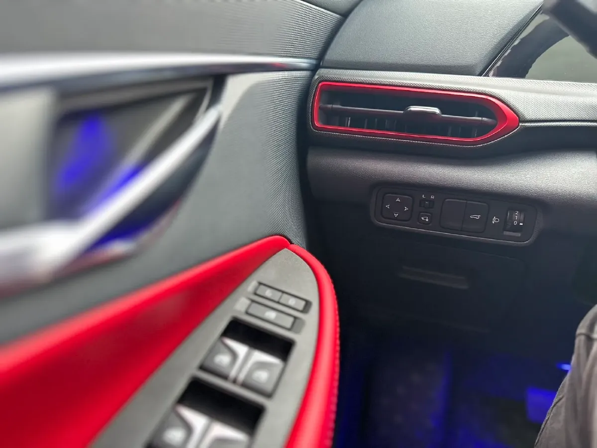 2020 ChangAn UNI-T 1.5T 180HP L4 7DCT,autocango,china used car exporter,china ev exporter,chinese used car exporter,chinese used ev exporter