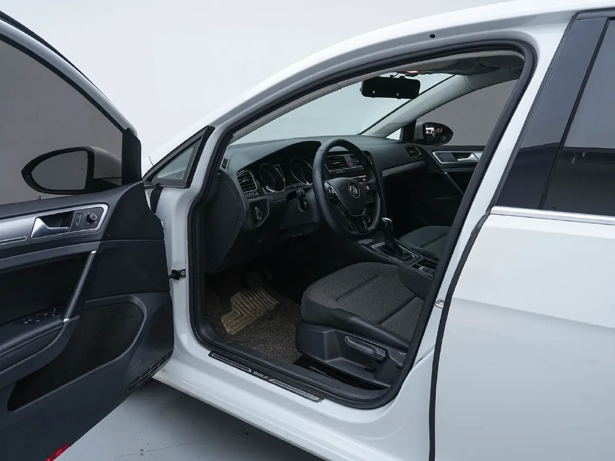 2019 Volkswagen Golf 1.6L 110HP L4 6AT,autocango,china used car exporter,china ev exporter,chinese used car exporter,chinese used ev exporter