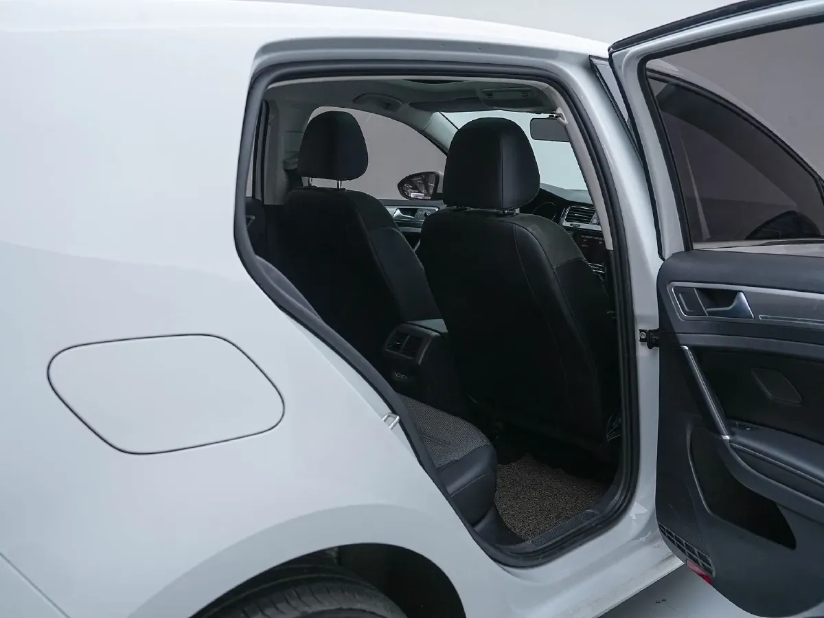 2019 Volkswagen Golf 1.6L 110HP L4 6AT,autocango,china used car exporter,china ev exporter,chinese used car exporter,chinese used ev exporter