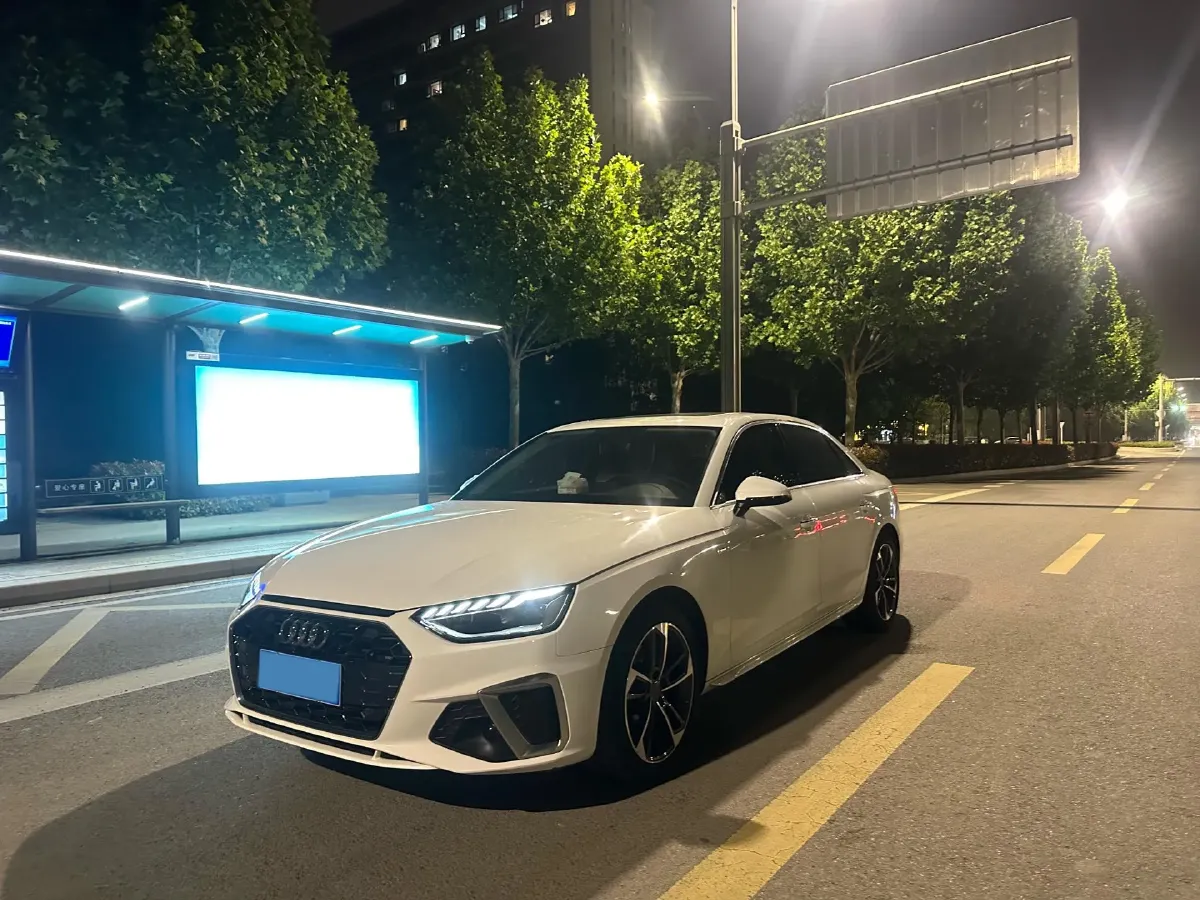 2020 Audi A4L 2.0T 190HP L4 7DCT,autocango,china used car exporter,china ev exporter,chinese used car exporter,chinese used ev exporter