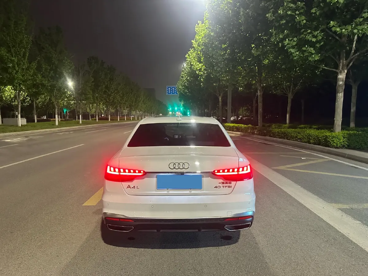 2020 Audi A4L 2.0T 190HP L4 7DCT,autocango,china used car exporter,china ev exporter,chinese used car exporter,chinese used ev exporter
