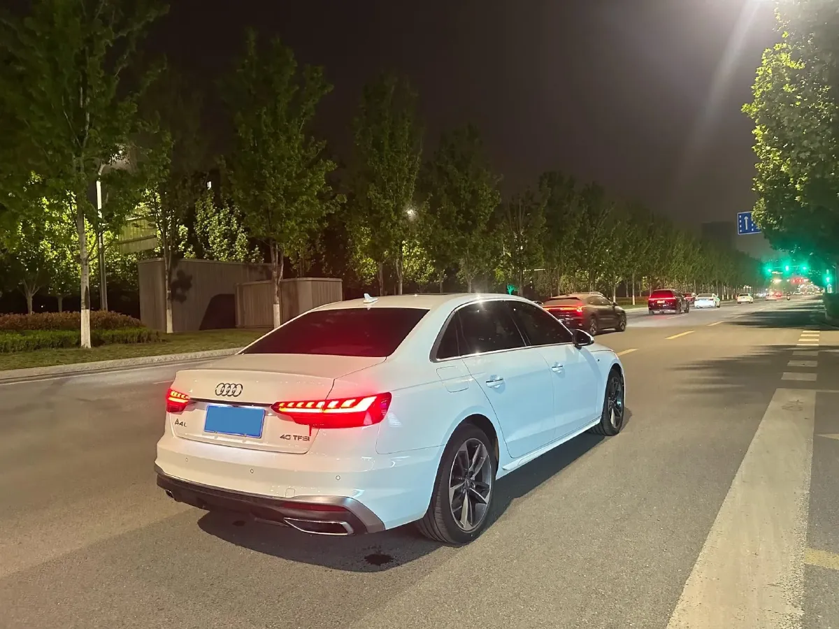 2020 Audi A4L 2.0T 190HP L4 7DCT,autocango,china used car exporter,china ev exporter,chinese used car exporter,chinese used ev exporter