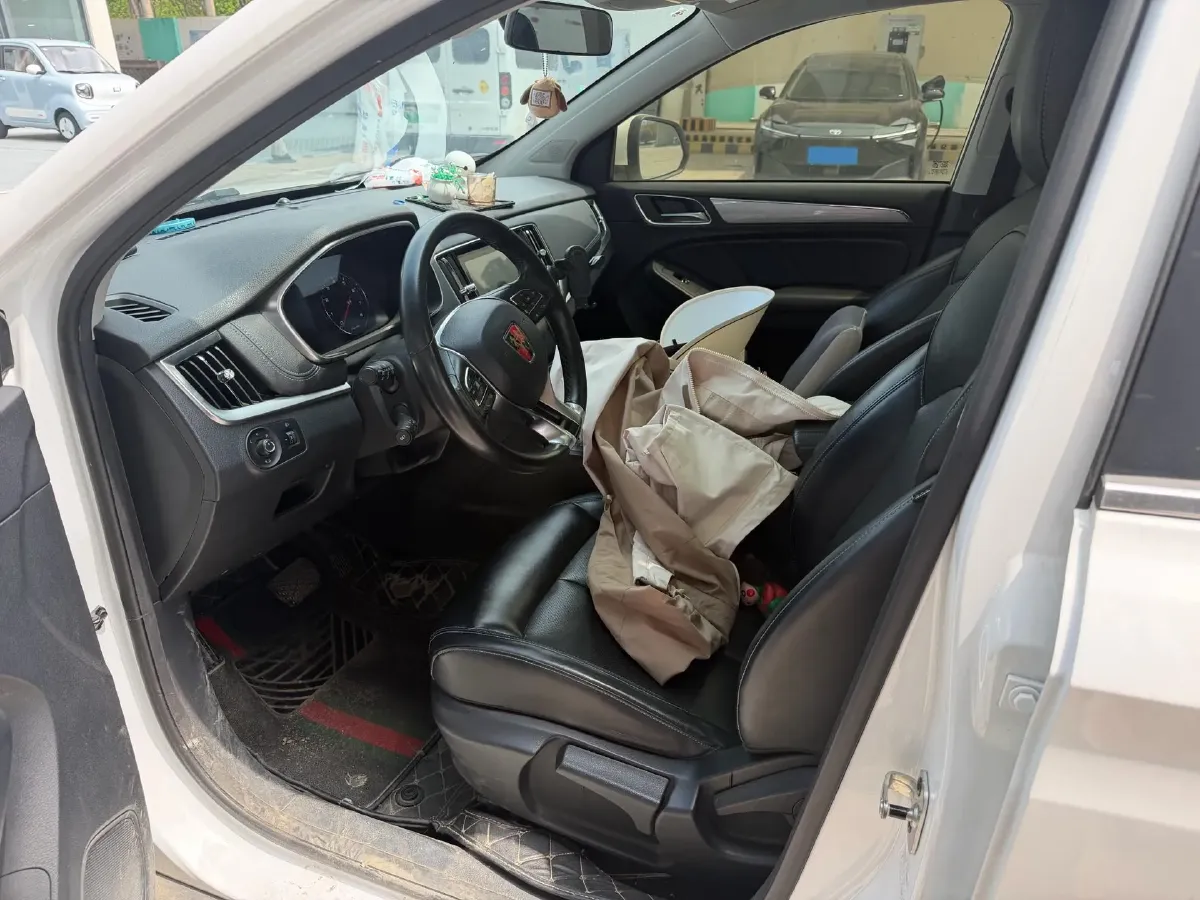 2020 Roewe i6 1.5T 169HP L4 7DCT,autocango,china used car exporter,china ev exporter,chinese used car exporter,chinese used ev exporter